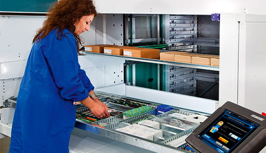 Parts storage utilizing a storage carousel