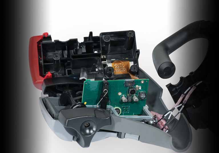 Raymond 6210 Walkie Straddle Stacker; Walkie Pallet Stacker with IP65 electronics protection